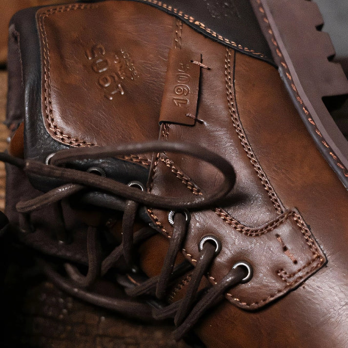 Bota Masculina em Couro Ferrutini FRT257
