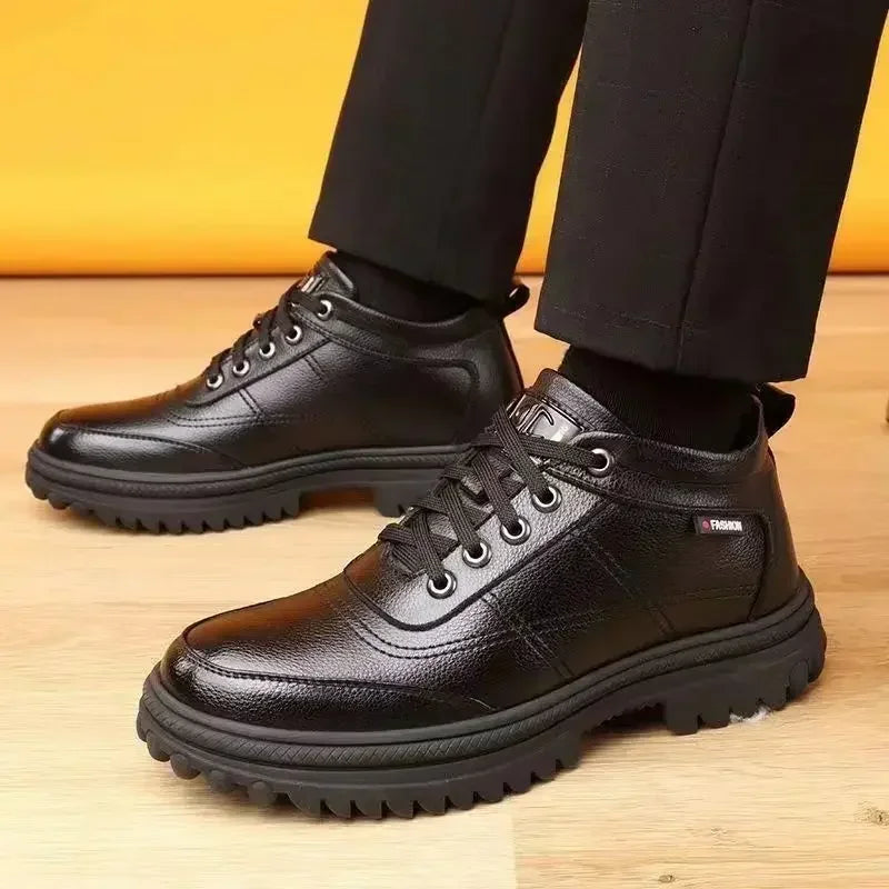 Bota Masculina em Couro Acolchoada Ferrutini FRT247