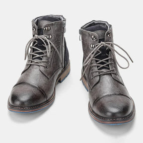 Bota Masculina em Couro Ferrutini FRT242