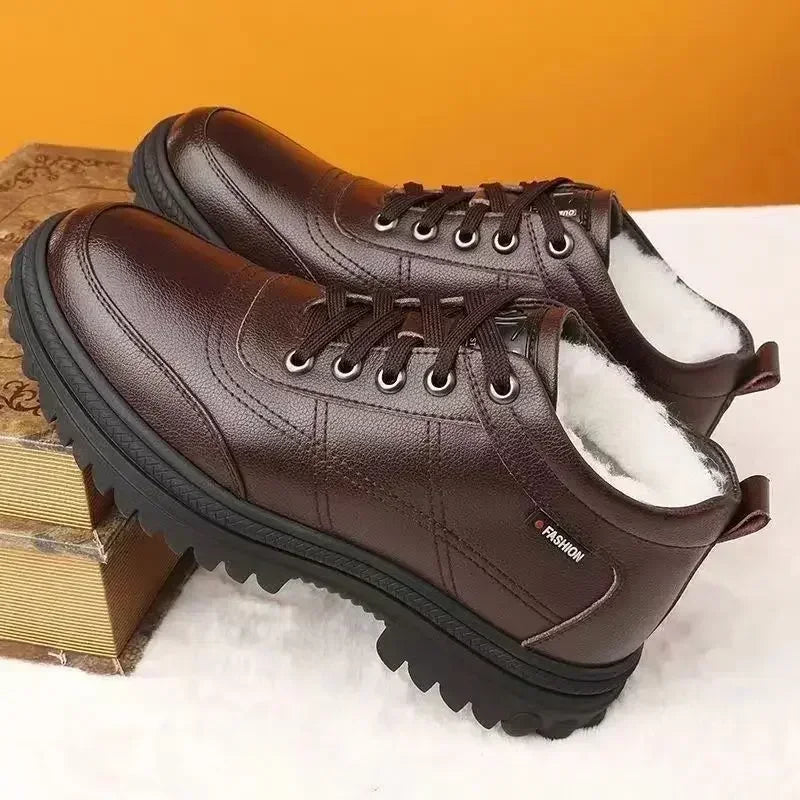 Bota Masculina em Couro Acolchoada Ferrutini FRT247